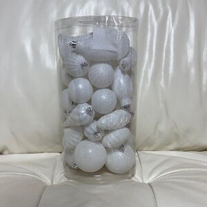 White Christmas Ornaments Set